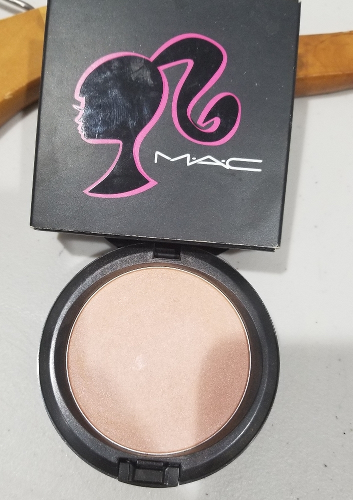 MAC Loves Barbie Collection Pearl Sunshine Beauty Powder